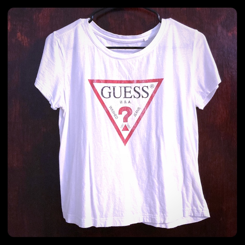 🔻GUESS T-Shirt🔻